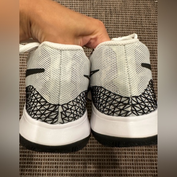 Nike Kyrie Flytrap 6 - Picture 7 of 8